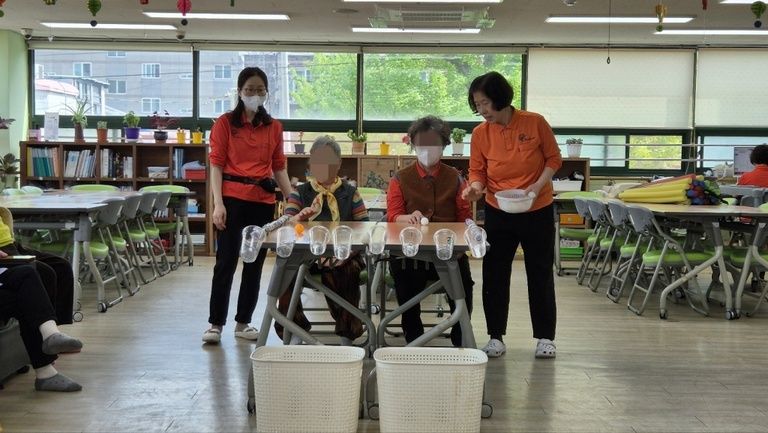 신체활동 탁구공 골프 / 인지 미술 / 건강체조