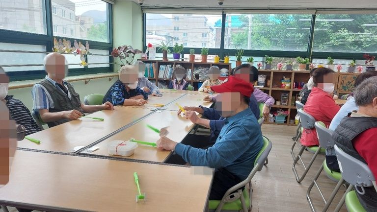 인지 놀이 / 집게공 탁구공 / 건강체조 