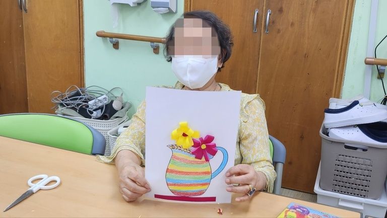 꽃병 만들기 / 인지 음악의 시간 / 건강체조 