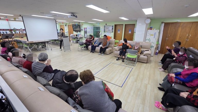 주간보호 예배  / 인지 체육 - 외부강사 