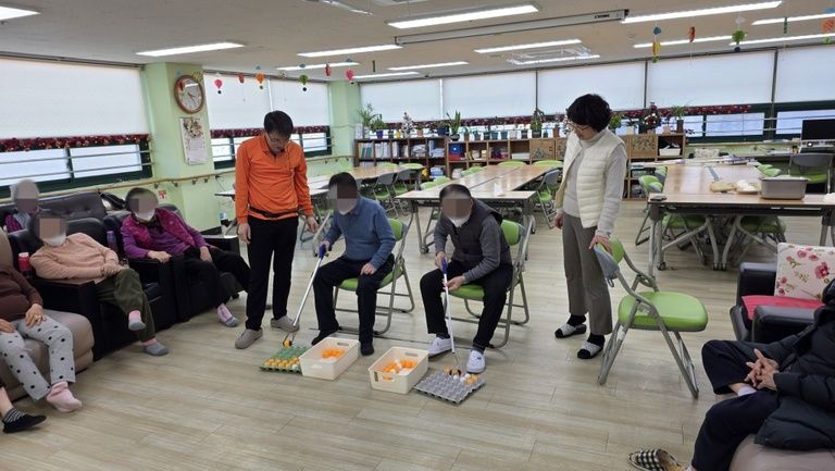 신체활동 - 탁구공 옮기기 