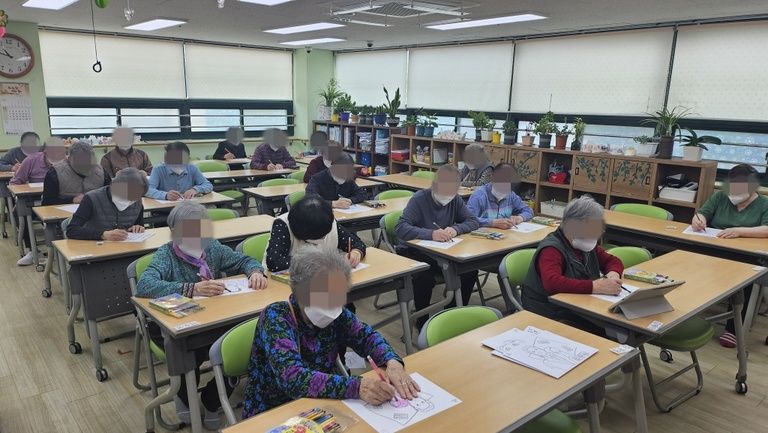 찬송가 쓰기 공부 / 인지 체육의 시간 / 건강체조 