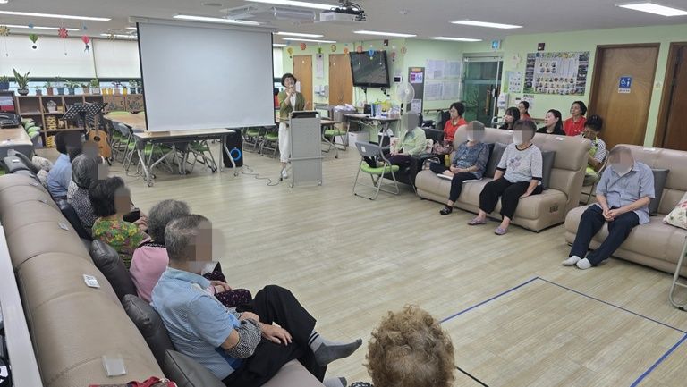 주간보호 예배 / 인지 체육의 시간 / 건강체조 