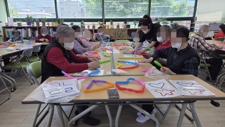 인지 놀이 / 비석치기 /건강체조 