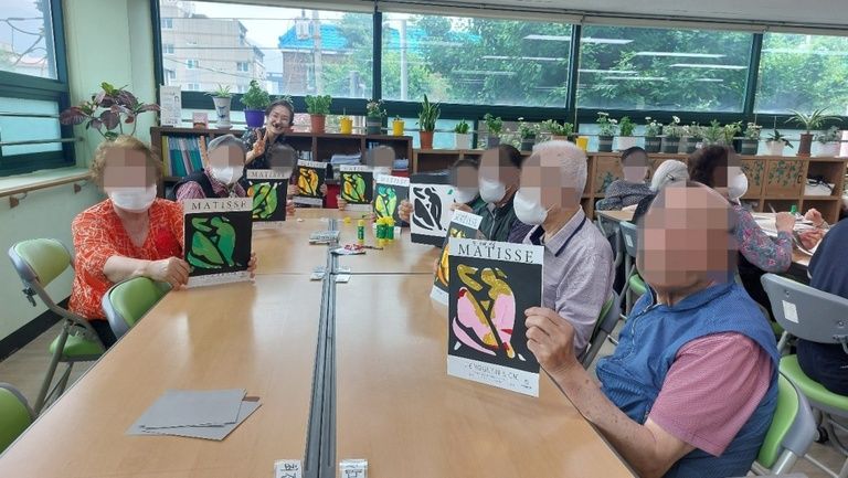 인지미술의 시간 / 지팡이 컬링 / 건강체조 