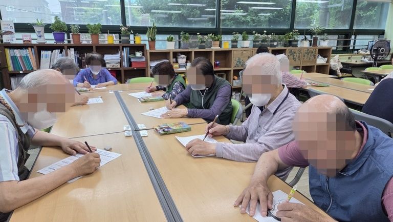 문장쓰기 / 노래 자랑 / 건강체조 