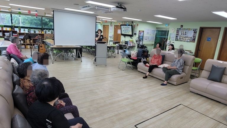 주간보호 예배 / 인지 실버 체육 / 건강체조 