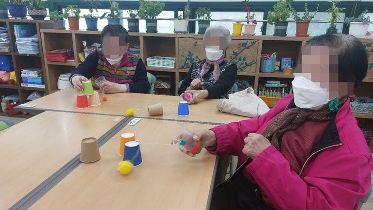 인지 놀이의 시간 / 신발 던지기 / 건강체조 