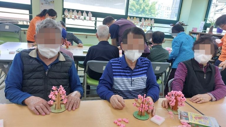 인지체험 활동 / 파크 골프 게임 / 건강체조 