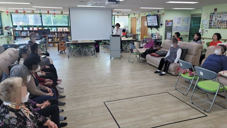 주간보호  예배 / 인지 체육 시간 