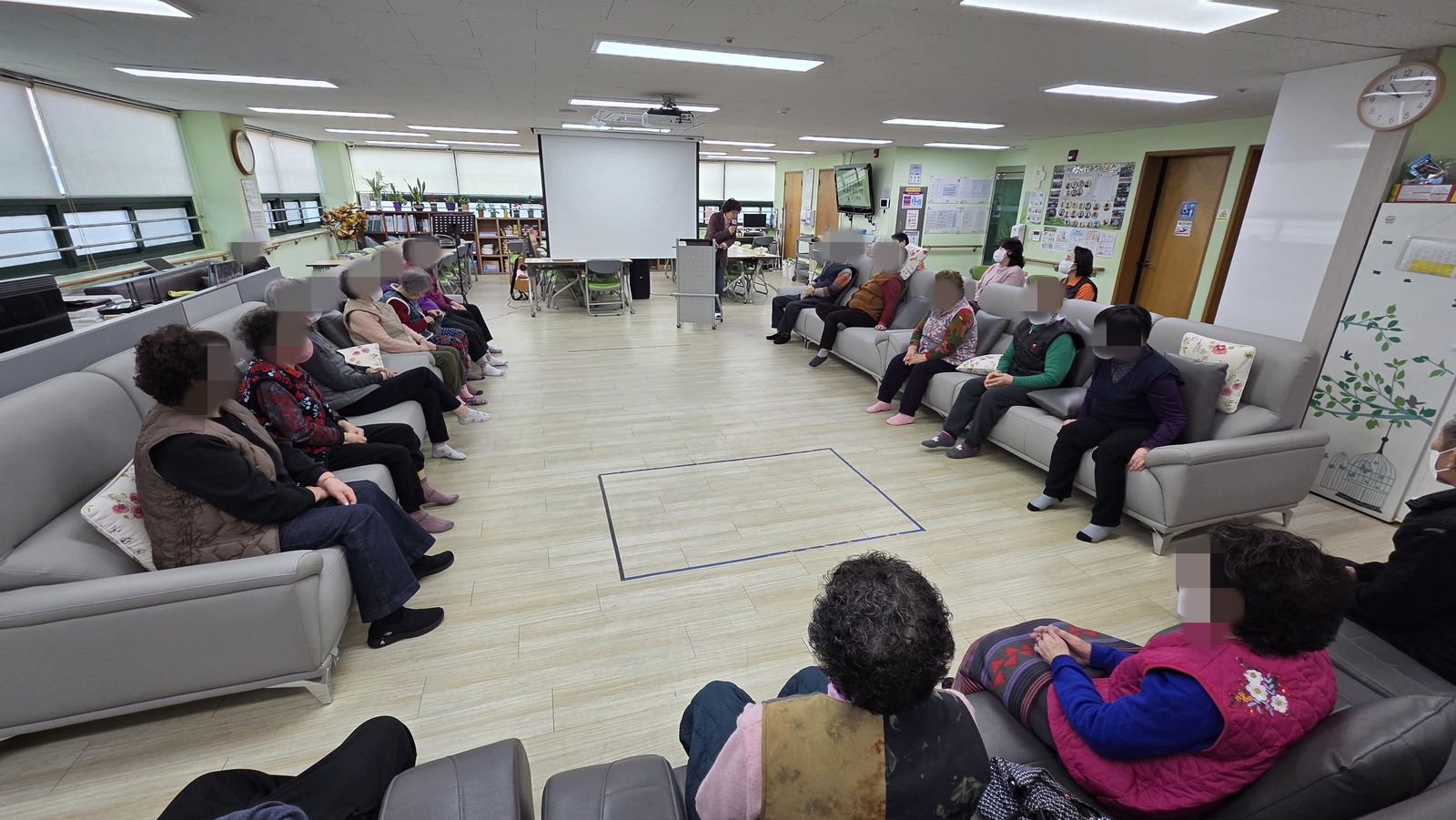 주간보호 예배 / 인지체육 - 외부강사 펀치 게임 / 건강체조