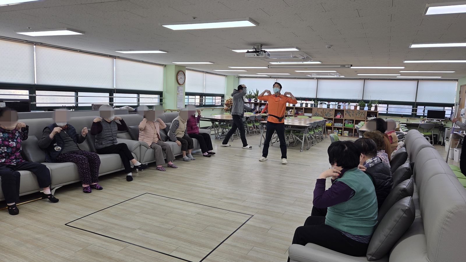 주간보호 예배 / 작업 재활 치료 / 인지 체육 - 외부 강사 / 건강체조