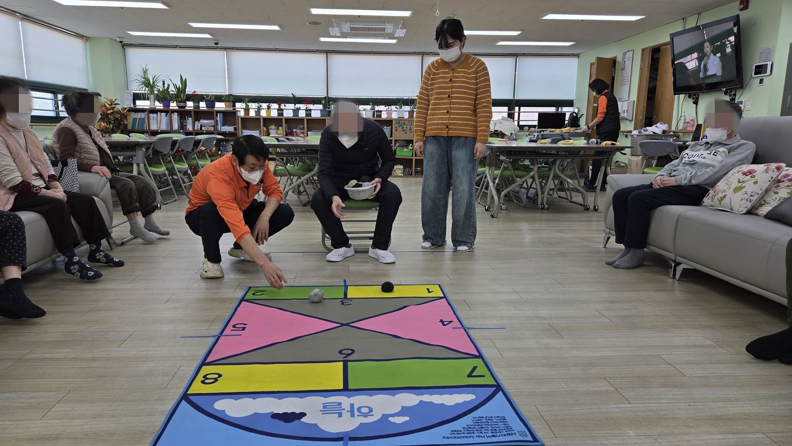 신체 - 사방치기 / 인지 활동 - 문장쓰기