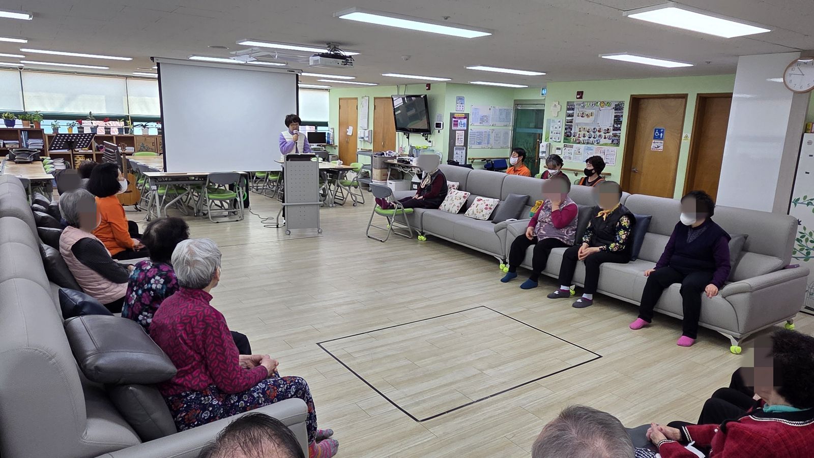 주간보호 예배 / 재활 치료 운동 / 인지 체육 - 외부 강사