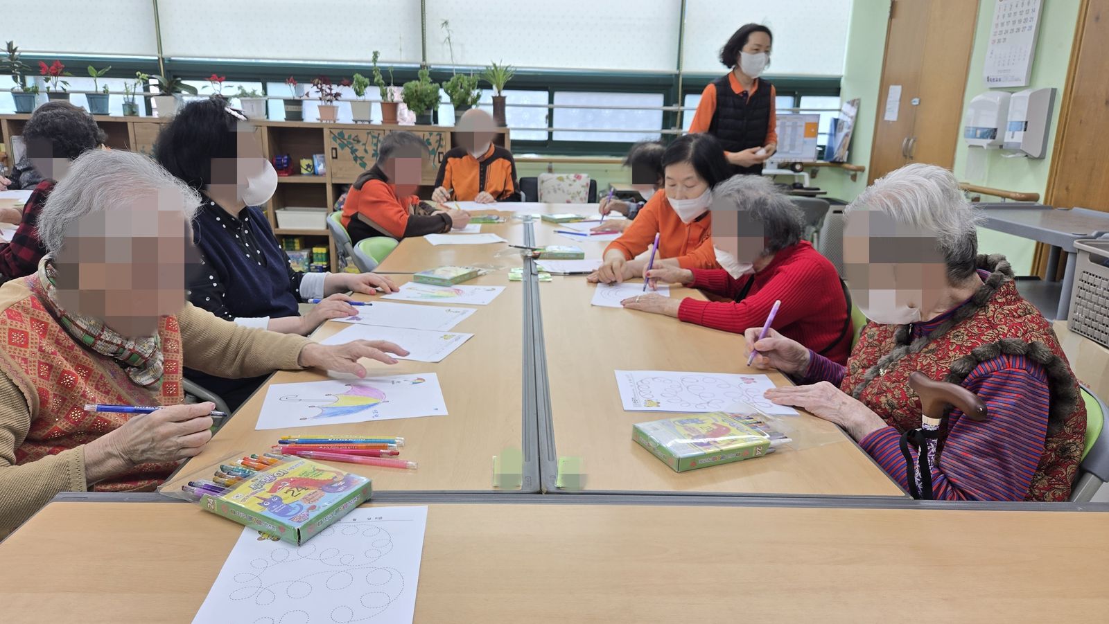 인지 활동 -  선긋기 / 인지 놀이 - 외부강사 / 건강체조