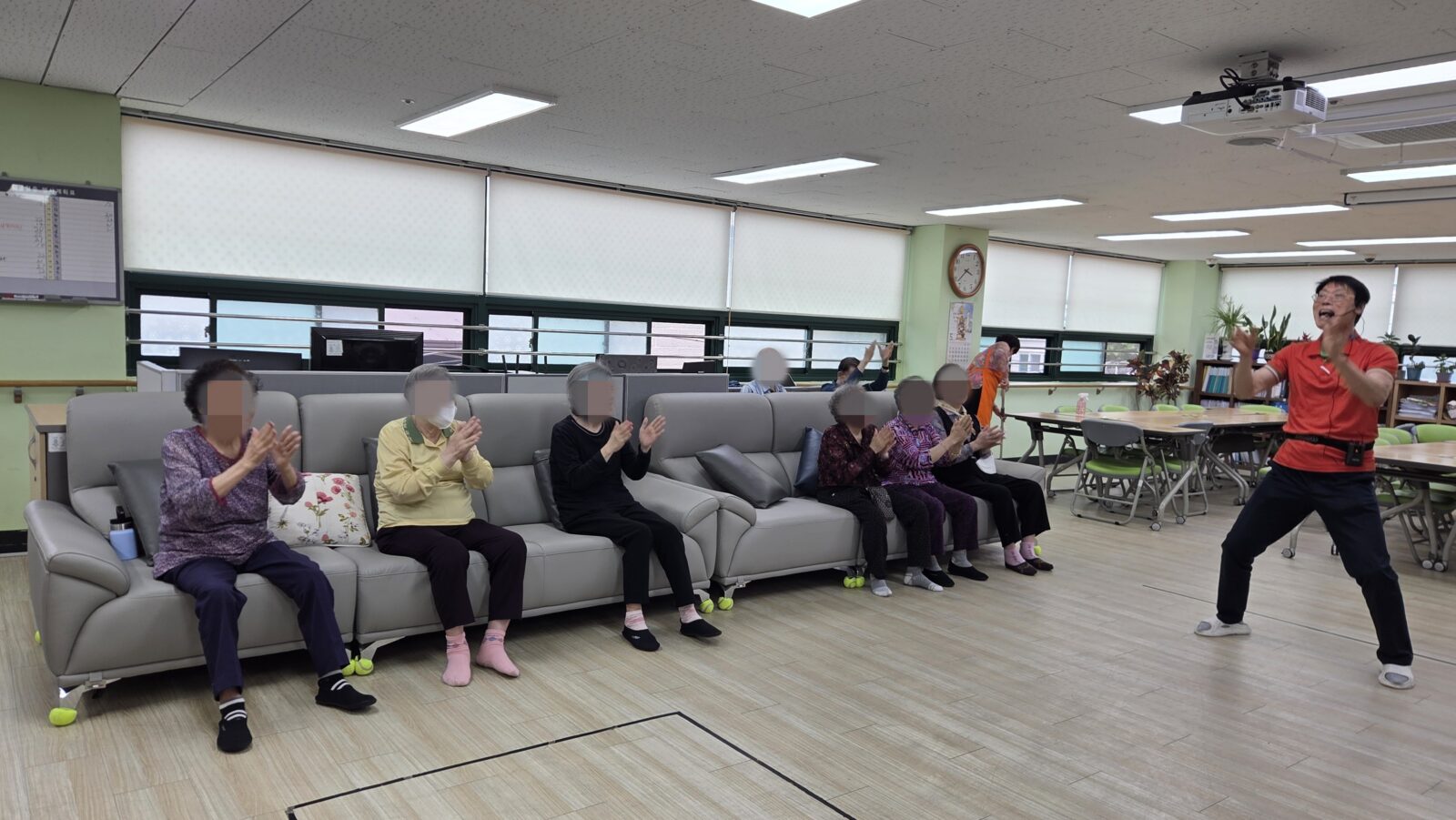 건강체조 / 인지 놀이 외부강사 / 인지활동 - 색칠공부